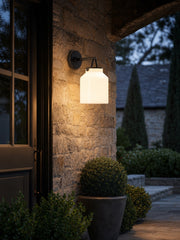 Aplique de exterior moderno Hanton: aplique de pared industrial moderno para exteriores
